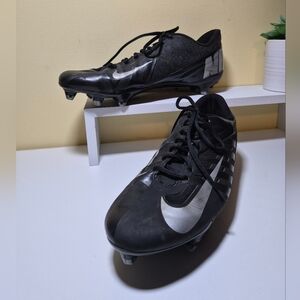 Nike Men’s Black Silver Soccer/Football Cleats
